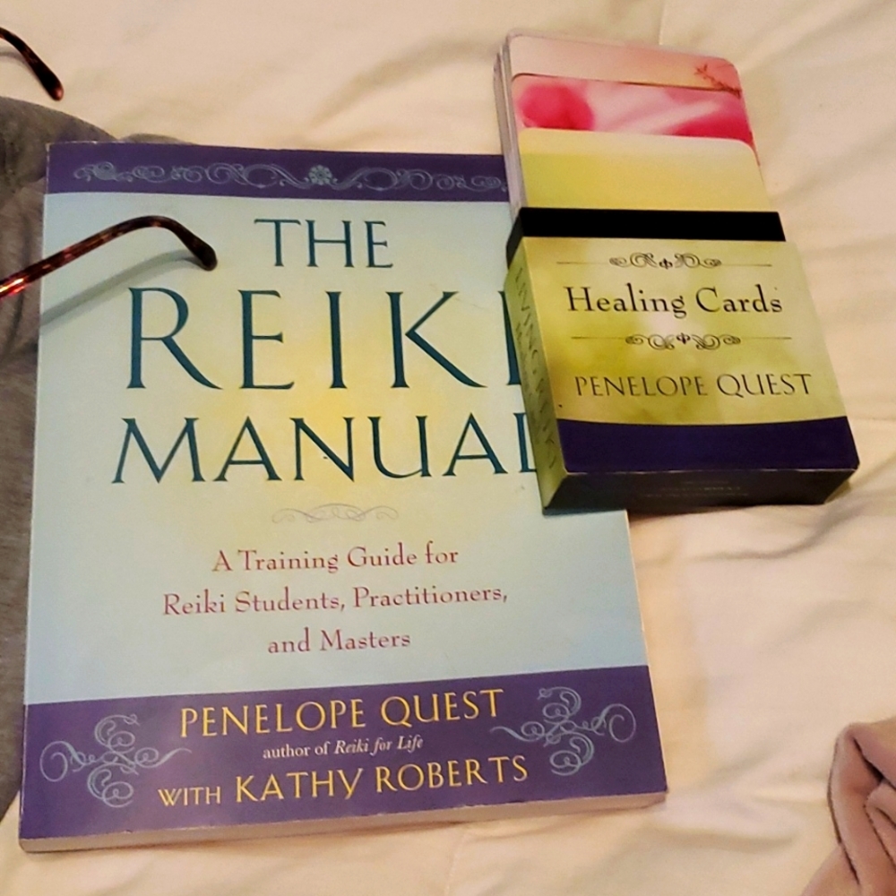 Reiki Manual & Beautiful healing deck #Penelope Quest